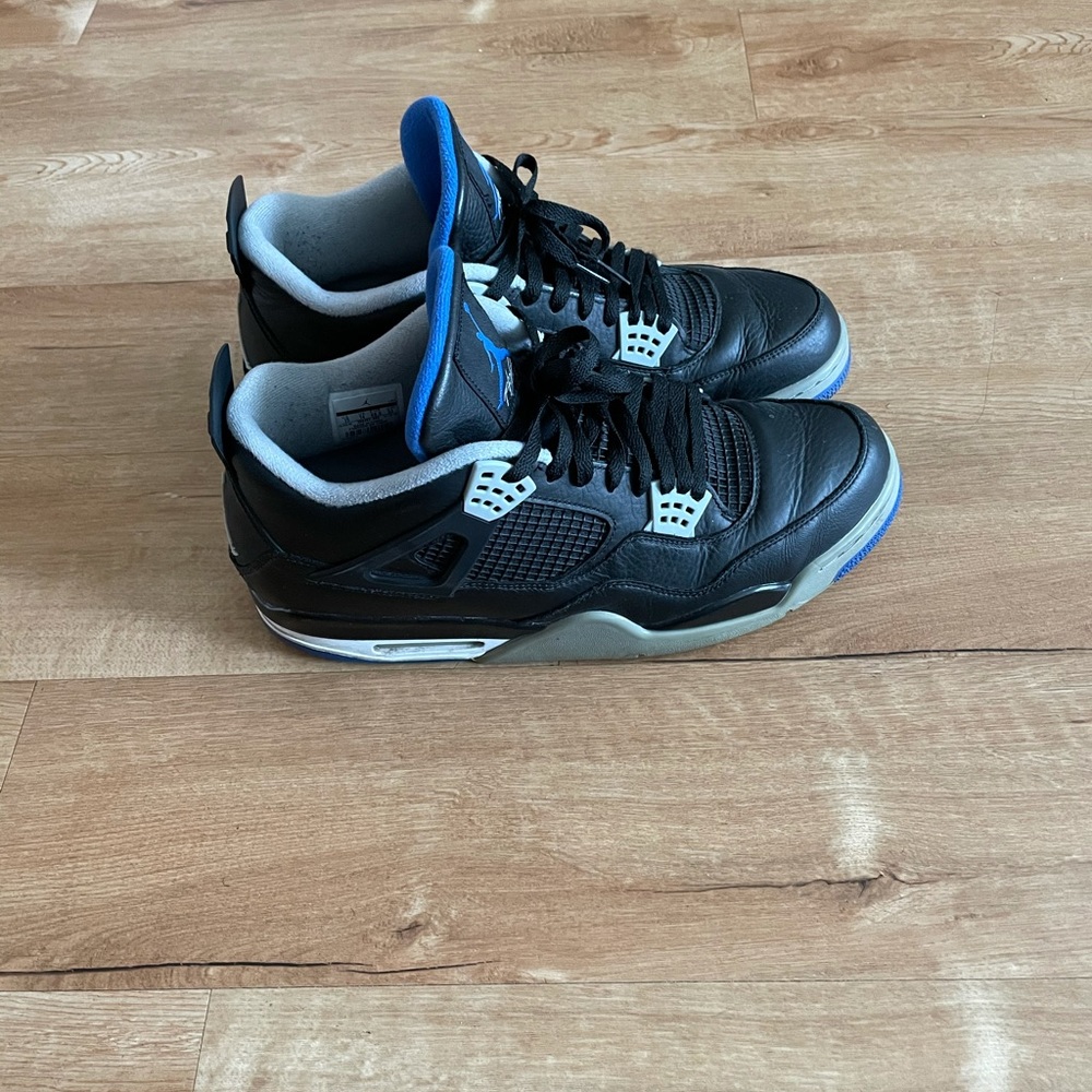 5 pair of Retro Jordans